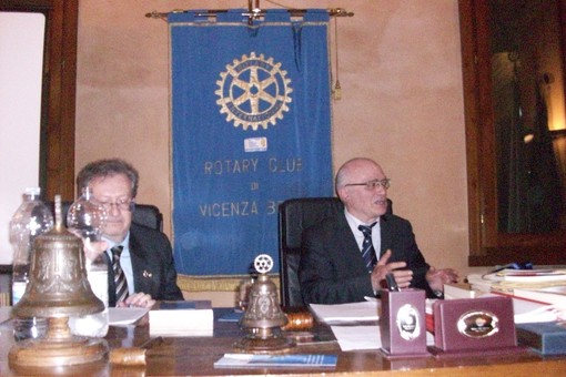 L'avvocato Licata presenta “Lanzarotto Malocello, dall’Italia alle Canarie” L'avvocato Licata presenta “Lanzarotto Malocello, dall’Italia alle Canarie”