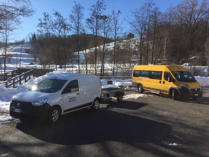 Giusvalla completa il proprio parco mezzi: acquistati uno scuolabus e un furgone (FOTO) Giusvalla completa il proprio parco mezzi: acquistati uno scuolabus e un furgone (FOTO)