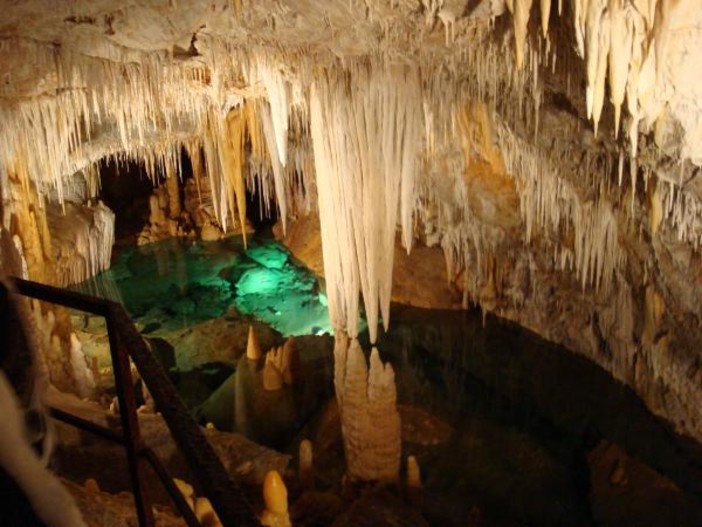 Escursione in grotta a Le Manie con il CAI di Savona Escursione in grotta a Le Manie con il CAI di Savona