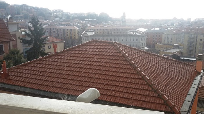 La grandinata sulla spiaggia