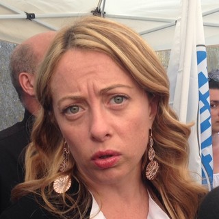 Giorgia Meloni al campo nomadi di Savona, "Unica integrazione possibile? Eliminarli" e attacca il sindaco Berruti: "Non è questa la cultura dell’accoglienza"