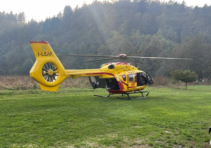 Tragedia a Calizzano, due persone investite da un'auto: muore una donna Tragedia a Calizzano, due persone investite da un'auto: muore una donna
