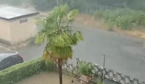 Dal caldo alla grandine: temporale colpisce la Val Bormida (VIDEO) Dal caldo alla grandine: temporale colpisce la Val Bormida (VIDEO)