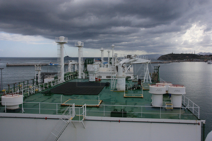 Rapporto di sicurezza rigassificatore e relazioni dei Vigili del fuoco, il gruppo "Fermiamo il mostro" perplesso sulle tempistiche