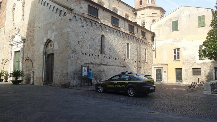 Conti della Caritas nel mirino della Guardia di Finanza, dove finivano i soldi dedicati alle adozioni a distanza? Conti della Caritas nel mirino della Guardia di Finanza, dove finivano i soldi dedicati alle adozioni a distanza?