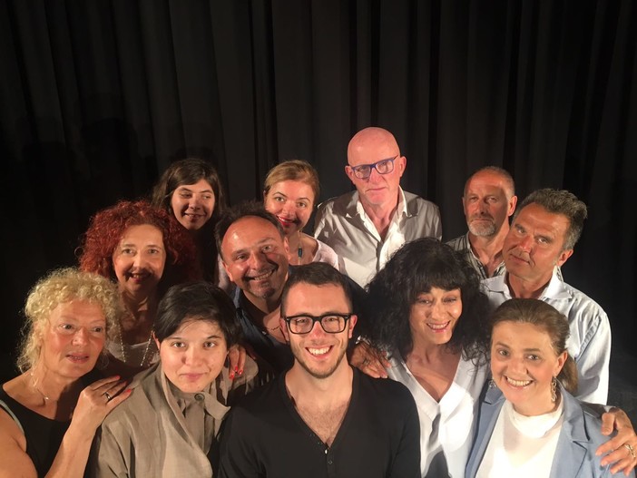 “Colpi di Scena” Al Piccolo Caffè, in scena Sabato 10 Giugno 2017 al Teatro Ambra di Albenga “Colpi di Scena” Al Piccolo Caffè, in scena Sabato 10 Giugno 2017 al Teatro Ambra di Albenga