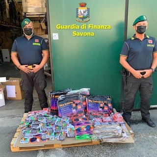 Operazione Guardia di Finanza, maxi sequestro di giocattoli nocivi per la salute privi del marchio &quot;CE&quot;