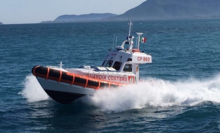 Le due navi incastrate per la collisione a largo della Corsica si sono separate (VIDEO)