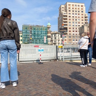 Savona, nuovo guasto al ponte della Darsena: disagi per crocieristi ma non solo (FOTO)