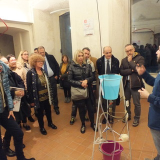 Savona, i Giovani per la Scienza tornano sul Priamar: 17 esperimenti con al centro la tavola periodica