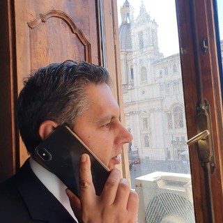 Scuole chiuse, Toti: "Unica scelta percorribile, ma subito aiuti per minimizzare disagi alle famiglie"