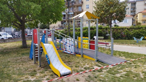 Inclusività anche per i più piccoli: al parco Peter Pan di Albenga nuovi giochi accessibili a tutti