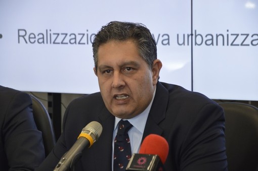 Rigassificatore a Vado: dal 23 agosto via agli incontri tecnici tra enti locali, struttura commissariale, Snam e Autorità Portuale Rigassificatore a Vado: dal 23 agosto via agli incontri tecnici tra enti locali, struttura commissariale, Snam e Autorità Portuale