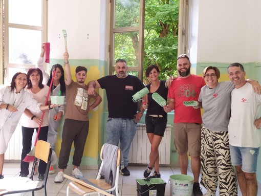 Altare, una speciale squadra di imbianchini per ritinteggiare le aule della scuola Altare, una speciale squadra di imbianchini per ritinteggiare le aule della scuola