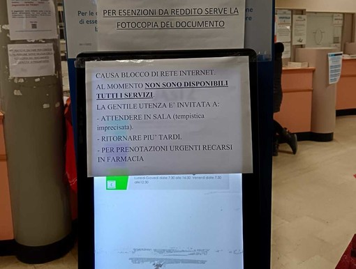 Savona, in tilt il sistema informatico del Cup di via Collodi, pazienti dirottati su farmacie, centri medici e prenotazioni online