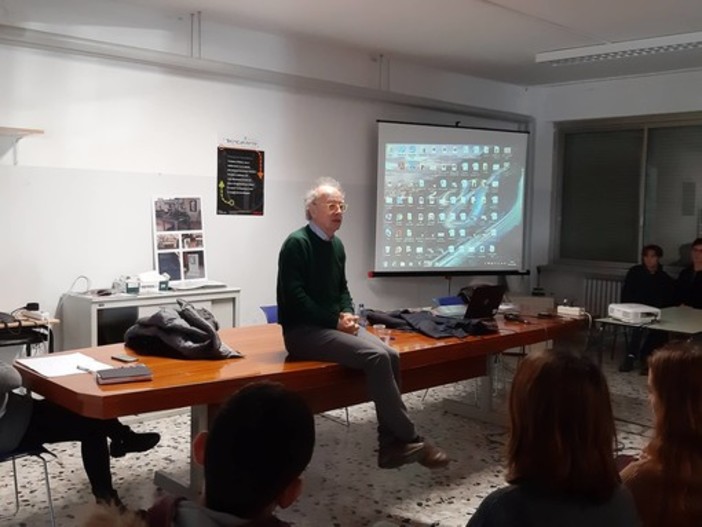 Celle, il 10 settembre l'ex magistrato Gherardo Colombo presenta il suo libro "Liliana Segre. La sola colpa di essere nati" Celle, il 10 settembre l'ex magistrato Gherardo Colombo presenta il suo libro "Liliana Segre. La sola colpa di essere nati"