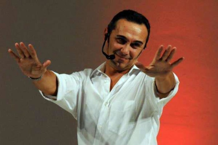 Show di Giacobazzi questa sera in Piazza della Vittoria a Ceriale