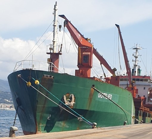 Savona, dalla Capitaneria di Porto via libera alla nave "Gottlied"