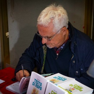 Gino Rapa porta a Toirano il viaggio nella lingua italiana tra parole perdute e curiosità
