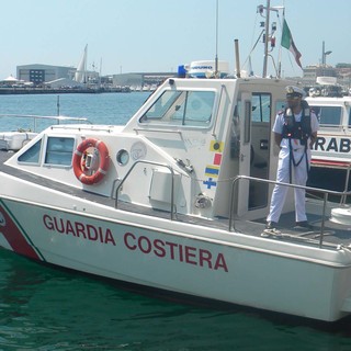 Albissola Marina: scatta l'allarme per incendio in mare, ma era solo una esercitazione della guardia costiera