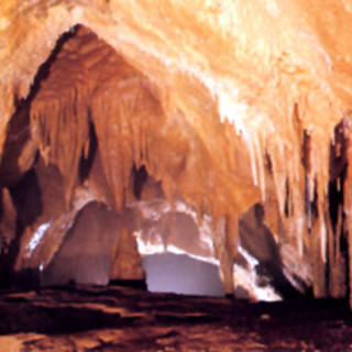 Questa sera l'appuntamento con "L'inferno di Dante nelle grotte di Toirano"
