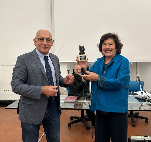 Premio "Artigiano Ligure del Cinema" 2023: il riconoscimento va a Fiorella Giovanelli Amico Premio "Artigiano Ligure del Cinema" 2023: il riconoscimento va a Fiorella Giovanelli Amico