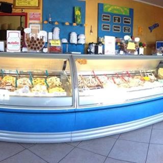 Ladri in azione alla gelateria "La Vela" di Borghetto