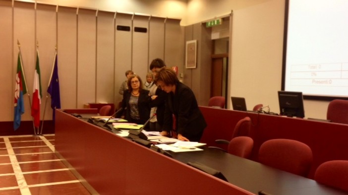 Palazzo Nervi in rosa, Monica Giuliano presta giuramento come Presidente: "La Provincia deve cambiare"