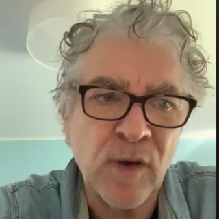 #Ioleggoacasa, dopo il sindaco Arboscello anche Gioele Dix aderisce all'iniziativa della biblioteca di Bergeggi #Ioleggoacasa, dopo il sindaco Arboscello anche Gioele Dix aderisce all'iniziativa della biblioteca di Bergeggi