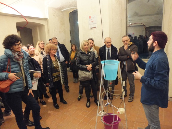 Savona, i Giovani per la Scienza tornano sul Priamar: 17 esperimenti con al centro la tavola periodica Savona, i Giovani per la Scienza tornano sul Priamar: 17 esperimenti con al centro la tavola periodica