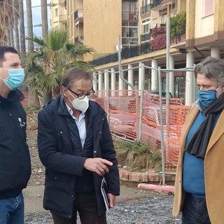 immagine di repertorio: la più recente visita di Giampedrone ad Albenga, qui con il sindaco Tomatis e il consigliere regionale Vaccarezza