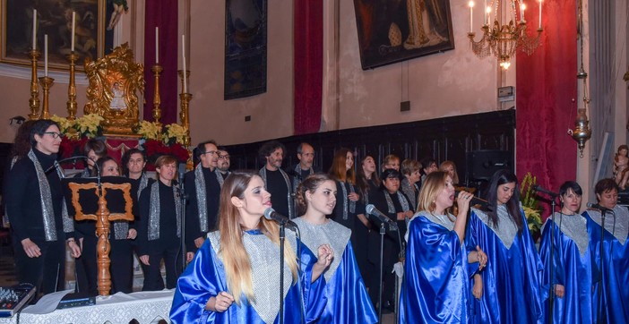 Il Pietra Gospel Choir, dopo l'esordio pietrese, debutta anche a Borgio Verezzi Il Pietra Gospel Choir, dopo l'esordio pietrese, debutta anche a Borgio Verezzi