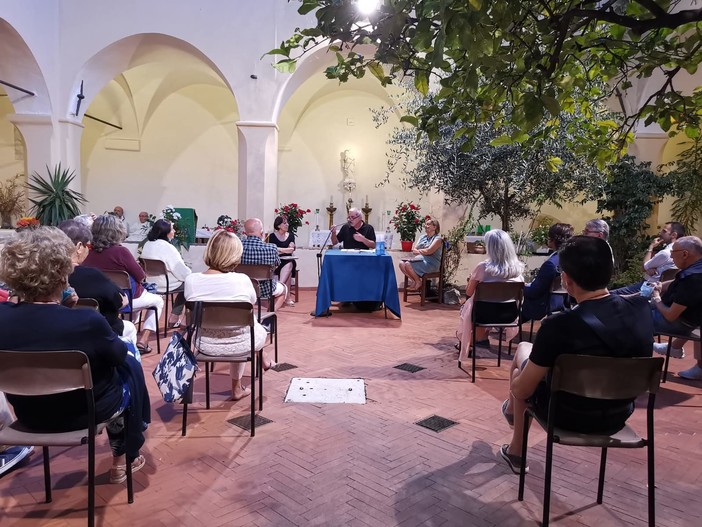 Varazze, il Comune conferisce la cittadinanza onoraria al professor Giovanni Paolo Maggioni