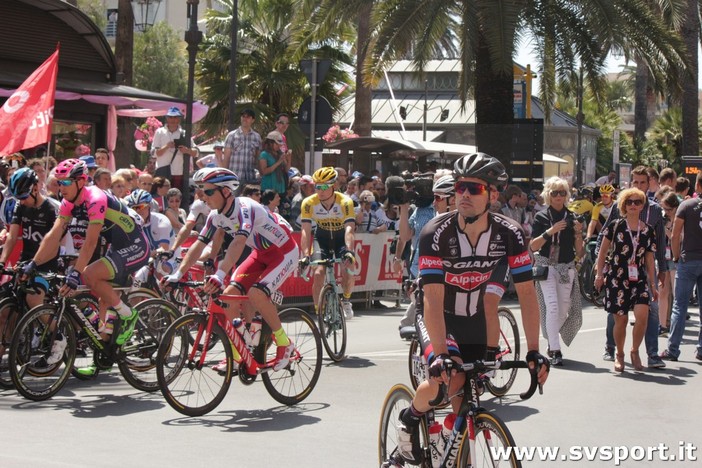 Giro d’Italia ad Albenga, cambia il percorso della 12ª tappa: la corsa rosa attraverserà il centro cittadino