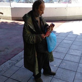 Savona, è morto il clochard Giovanni che viveva in piazza Bologna