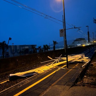 Interruzione linea ferroviaria Genova-Ventimiglia, Europa Verde Liguria: "Una Regione non può essere messa in crisi da un gazebo che vola"