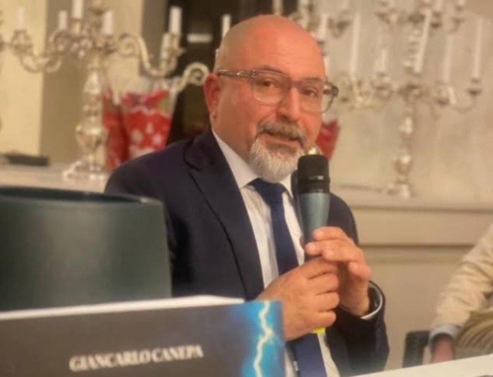 "26 ore di buio": Giancarlo Canepa presenta il suo nuovo romanzo a Laigueglia "26 ore di buio": Giancarlo Canepa presenta il suo nuovo romanzo a Laigueglia
