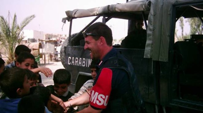 Alassio, il maresciallo in congedo dei carabinieri Giorgio Cucca presenta il suo libro "Tra il serio e il faceto"