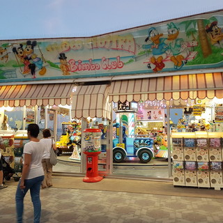 Da 30 anni fa sognare i bambini di Albenga e non solo: la giostra della signora Pina