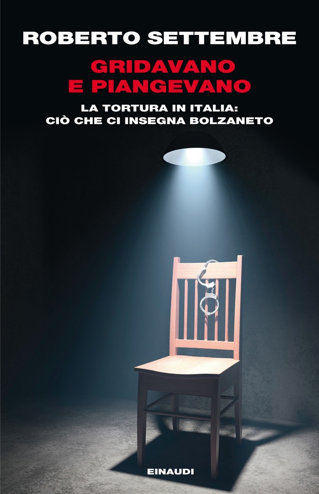 Savona, "Gridavano e piangevano": cosa successe nella caserma di Bolzaneto in un libro Savona, "Gridavano e piangevano": cosa successe nella caserma di Bolzaneto in un libro