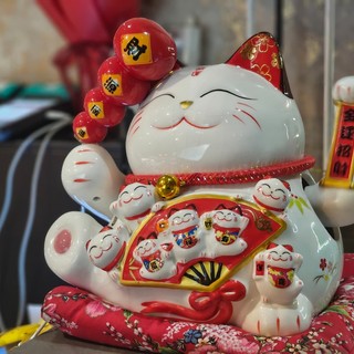 Il 29 settembre è il Maneki Neko Day, letteralmente il gatto che chiama