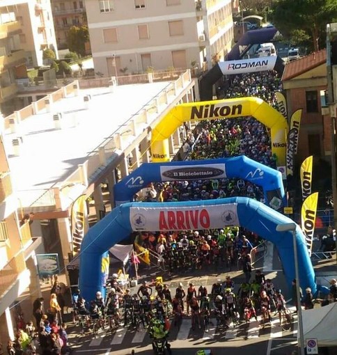"1° Trofeo Ponente Rosa": il provvedimento di chiusura strade "1° Trofeo Ponente Rosa": il provvedimento di chiusura strade