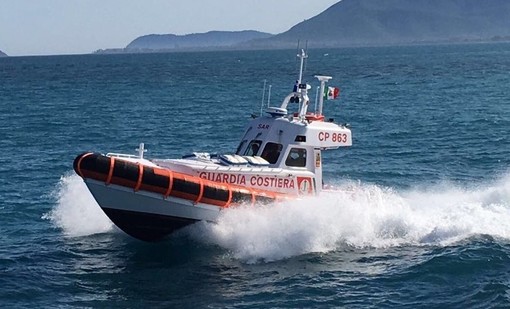 Le due navi incastrate per la collisione a largo della Corsica si sono separate (VIDEO)