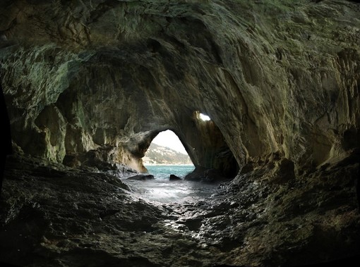 La Grotta Marina (foto Alex Chiabra)