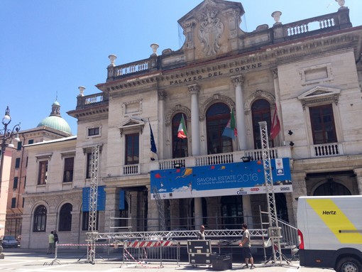 Savona, domani al via i "Giovedì di luglio": musica e negozi aperti nel centro storico Savona, domani al via i "Giovedì di luglio": musica e negozi aperti nel centro storico