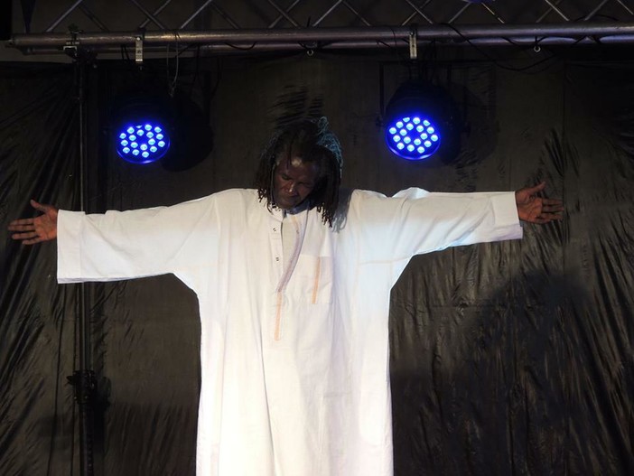 A Finale Ligure lo spettacolo "Gli Invisibili" di Mohamed Ba A Finale Ligure lo spettacolo "Gli Invisibili" di Mohamed Ba