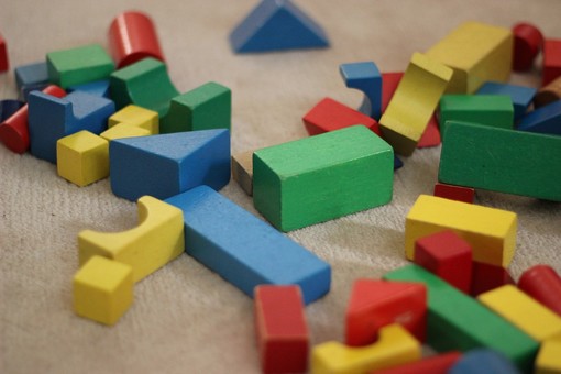 Infortuni domestici dei bambini: i rischi a cui prestare attenzione