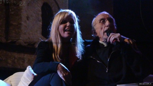 Dori Ghezzi ai microfoni di Radio Onda Ligure 101 Dori Ghezzi ai microfoni di Radio Onda Ligure 101