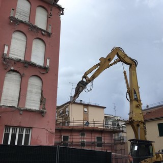 Celle, la ricostruzione dell’ex Hotel Pescetto prevede nuovi appartamenti e 16 box al Comune
