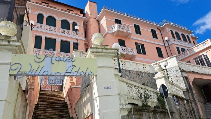 Nelle foto: nella copertina l'ex hotel Villa Adele, in allegato l'ex hotel Lorenzo